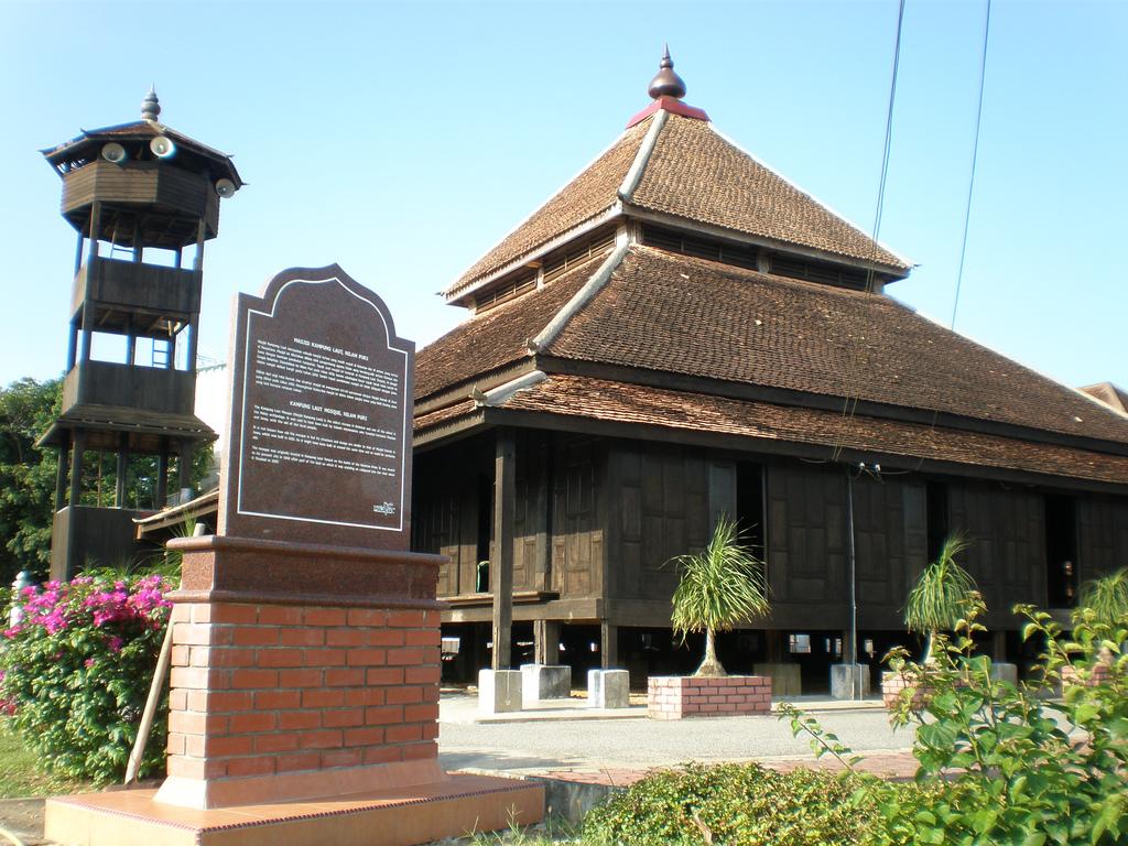 Masjid Kampung Laut